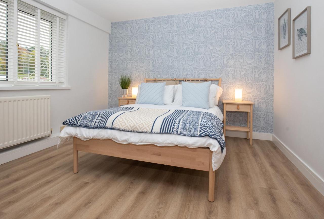 James' Place At The Taff Merthyr Tydfil Bagian luar foto