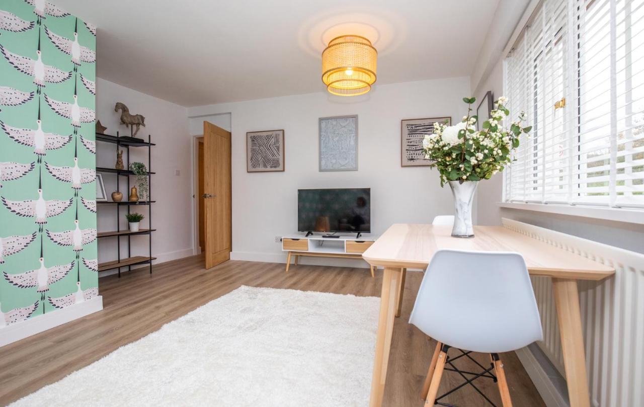 James' Place At The Taff Merthyr Tydfil Bagian luar foto