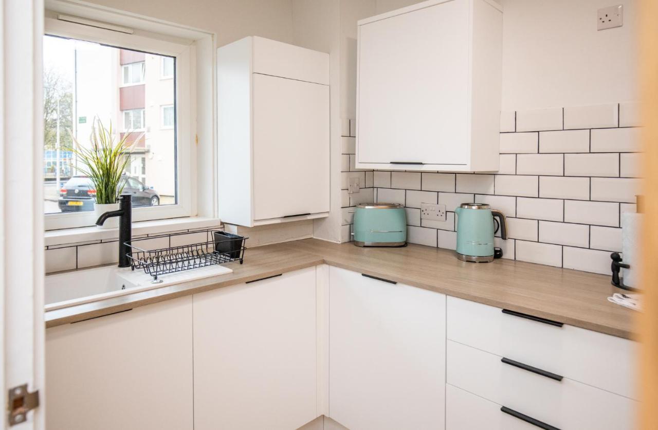 James' Place At The Taff Merthyr Tydfil Bagian luar foto